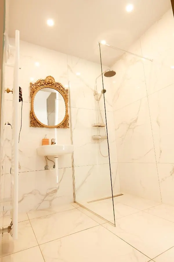 Luxury Master Room Vienna Guest house